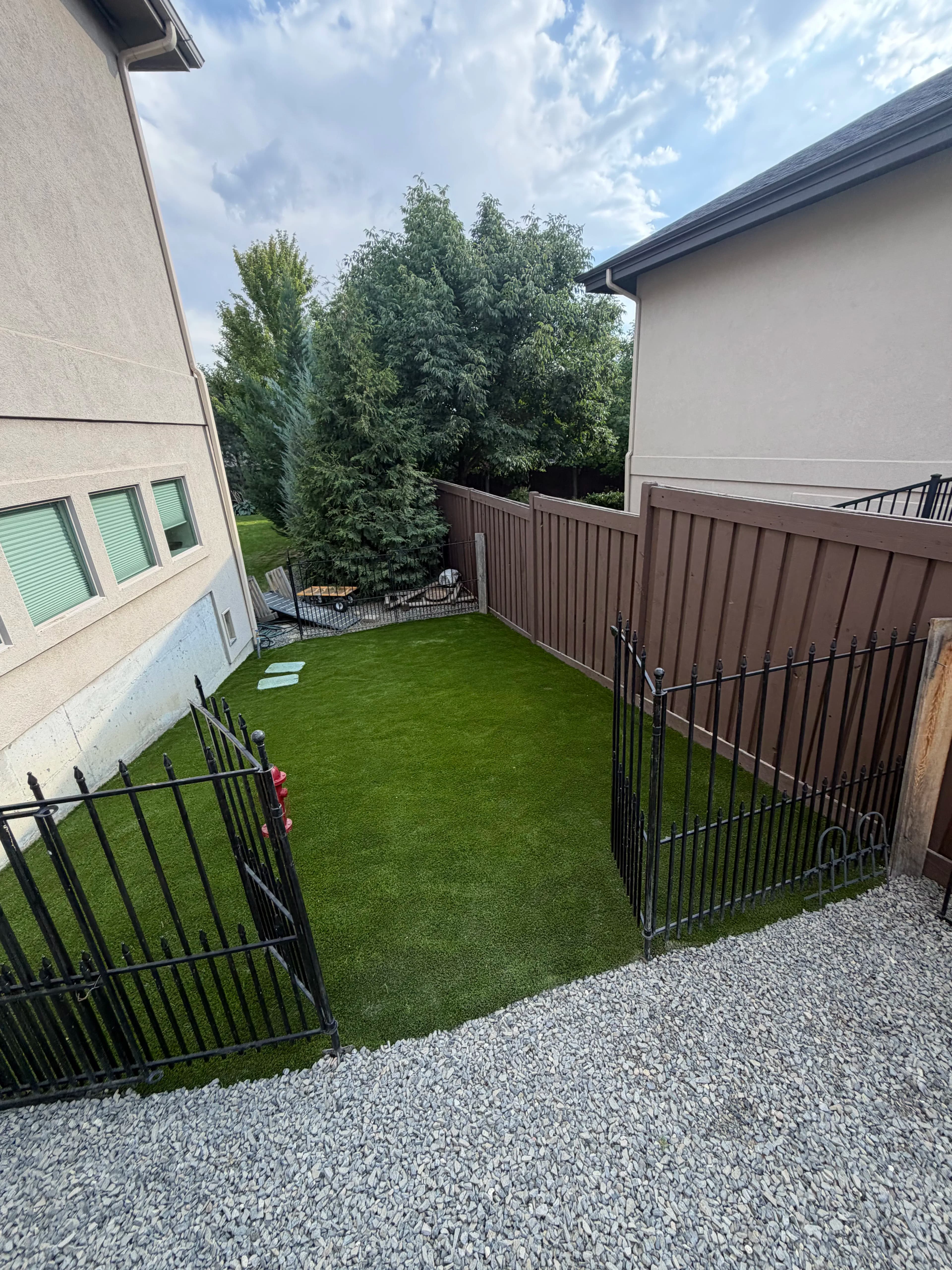 Project Side Yard Dog Run Built for Low-Maintenance Pet Owners image